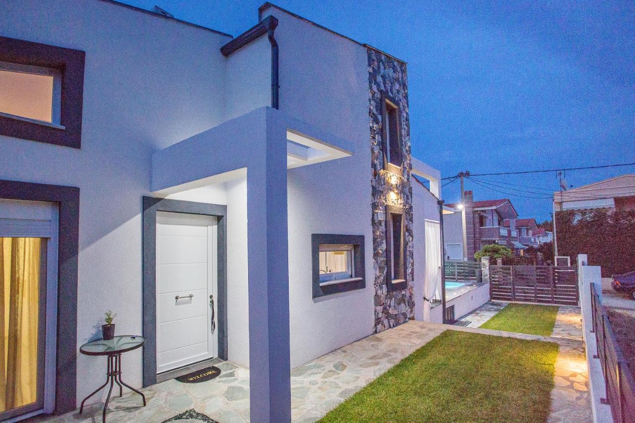Joy C Deluxe Villa Nea Iraklitsa Luaran gambar
